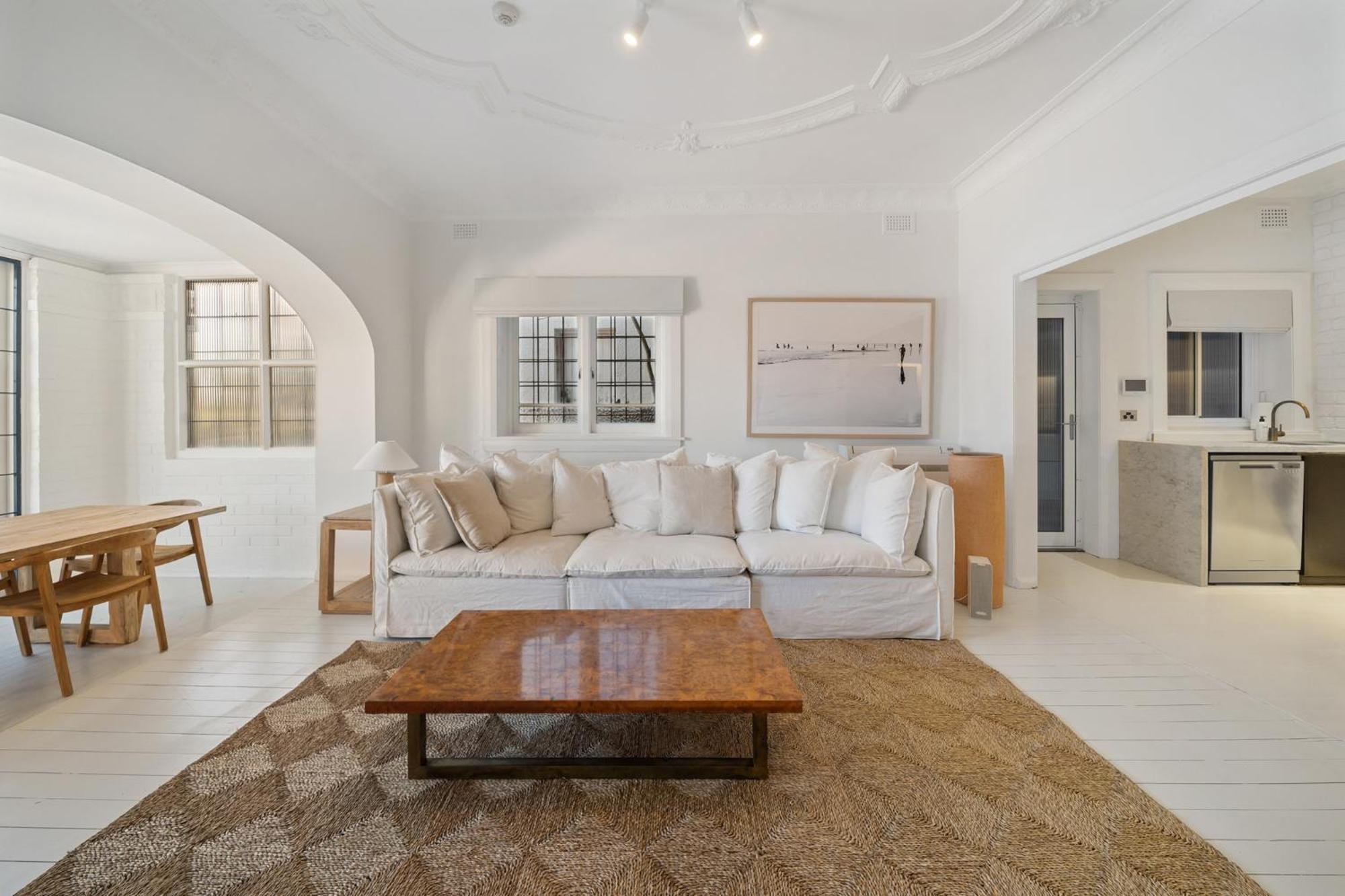 Executive 2br With Balcony Near Yarranabbe Park Apartment Sydney
