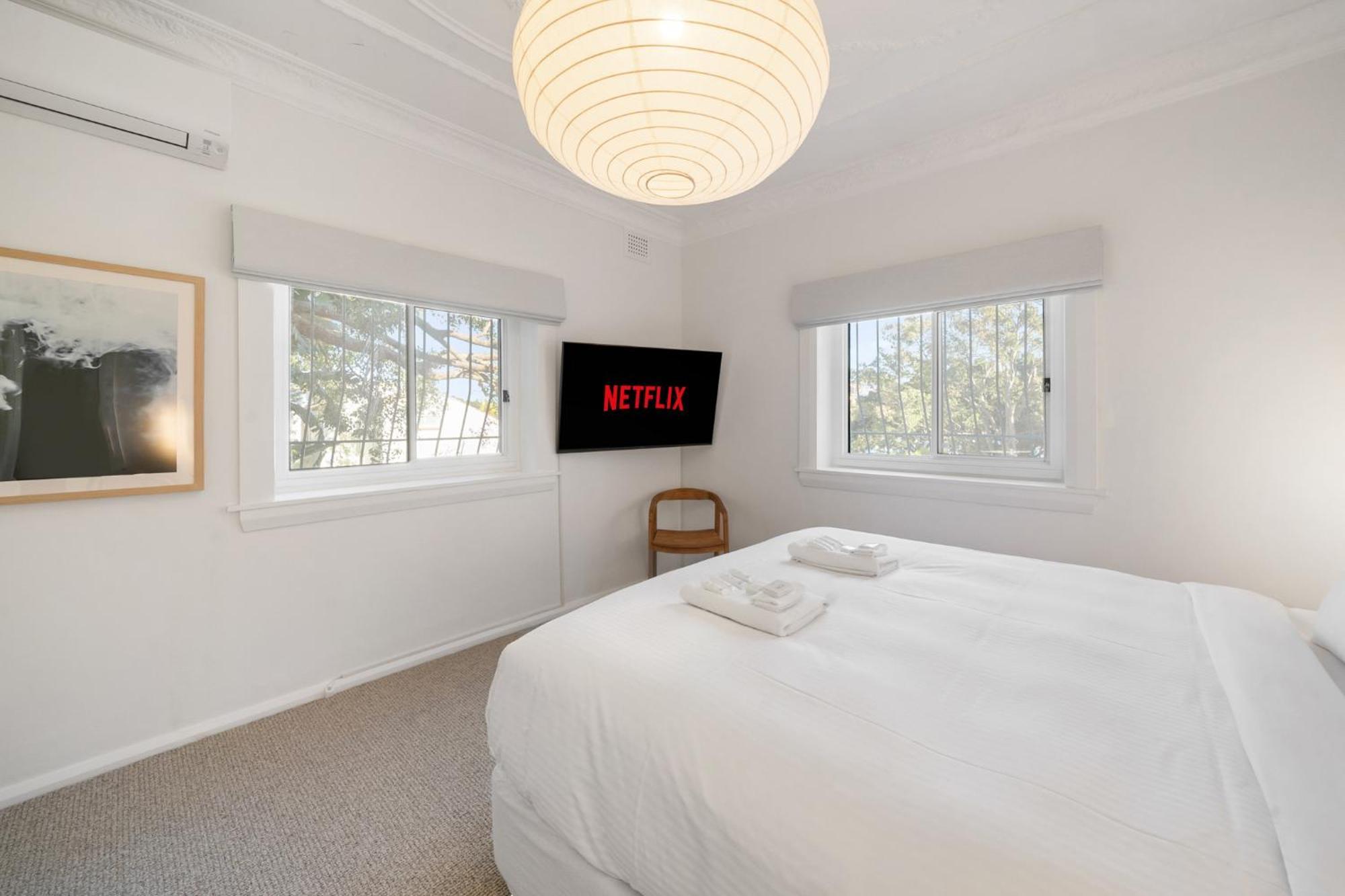 Executive 2br With Balcony Near Yarranabbe Park *