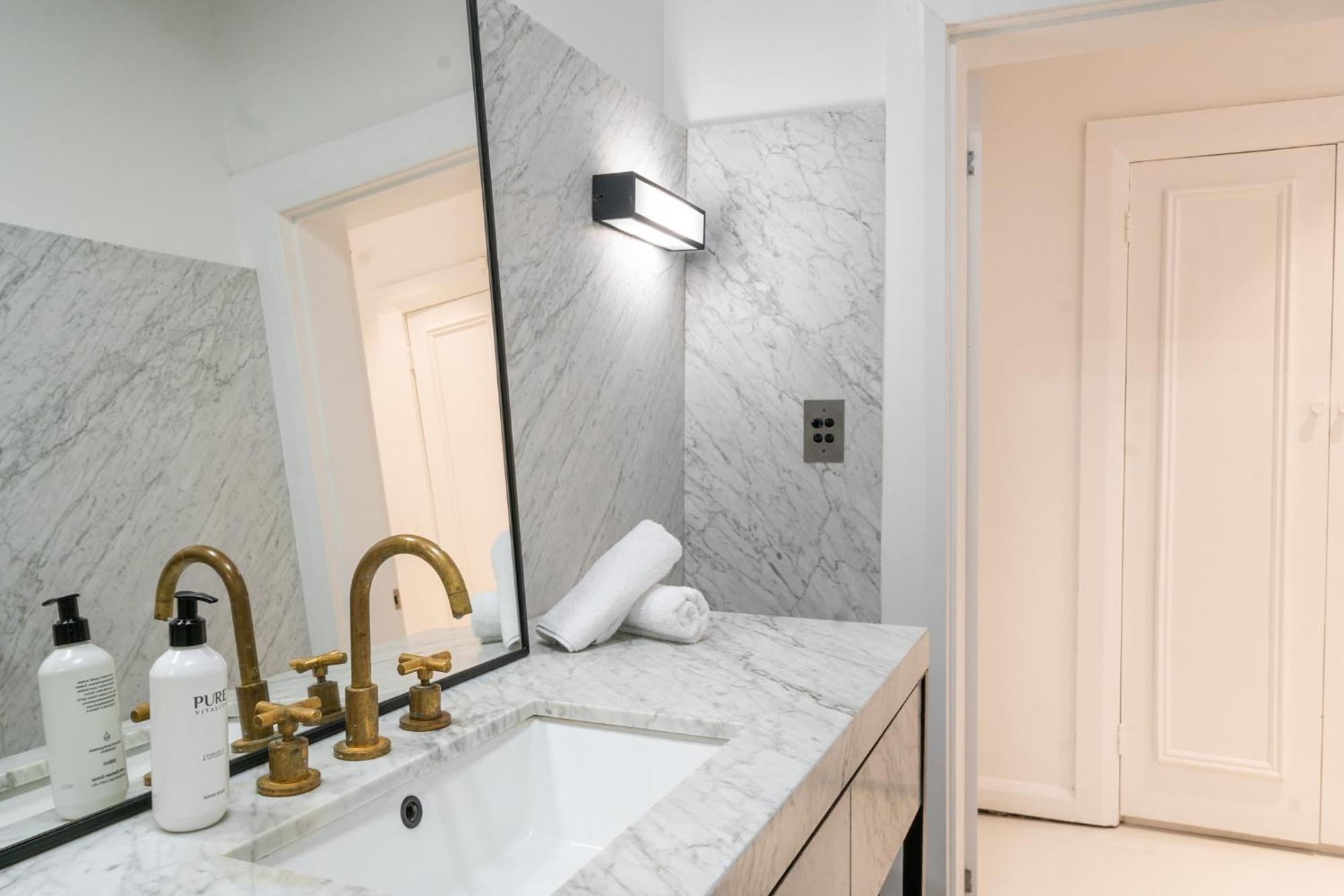 Apartment Executive 2br With Balcony Near Yarranabbe Park