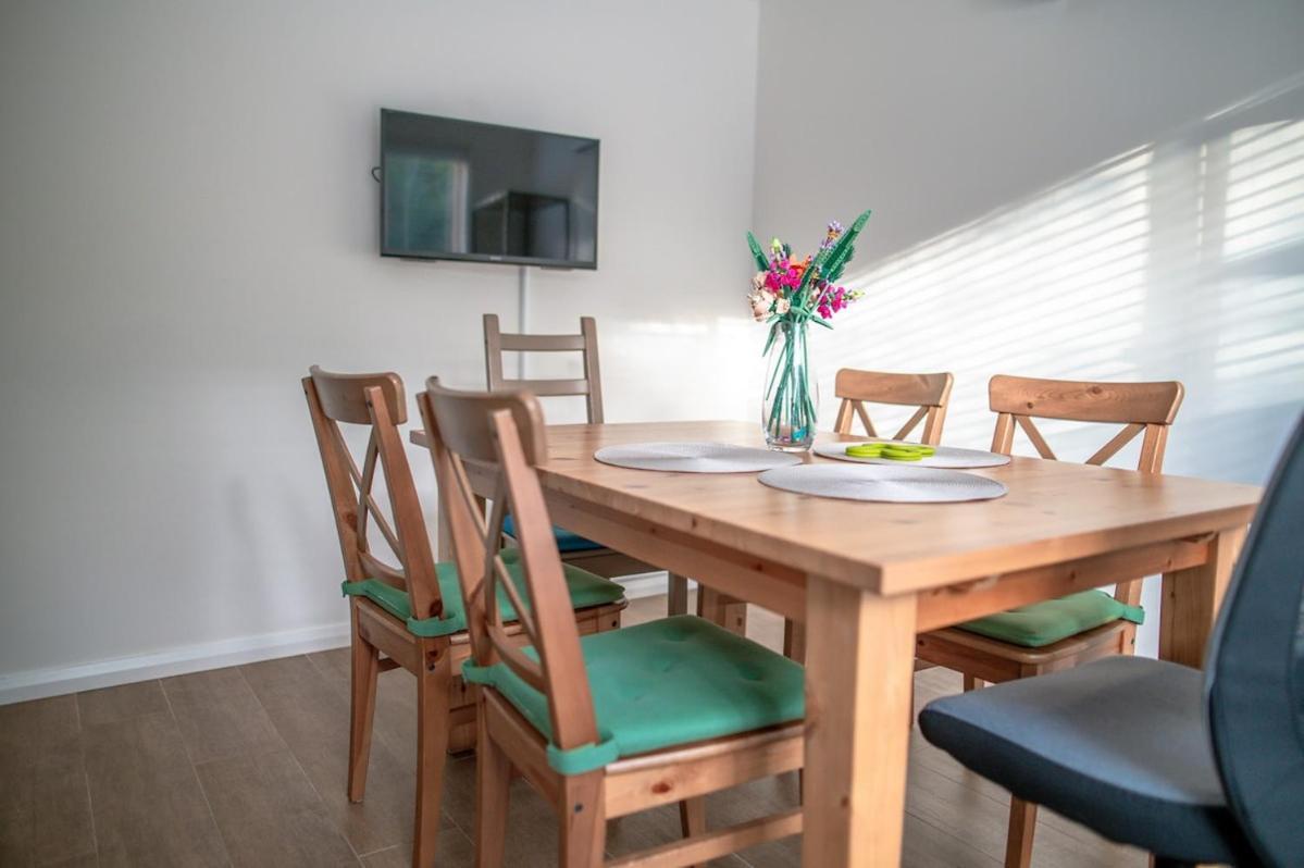 3bedroom Townhouse At Dundas