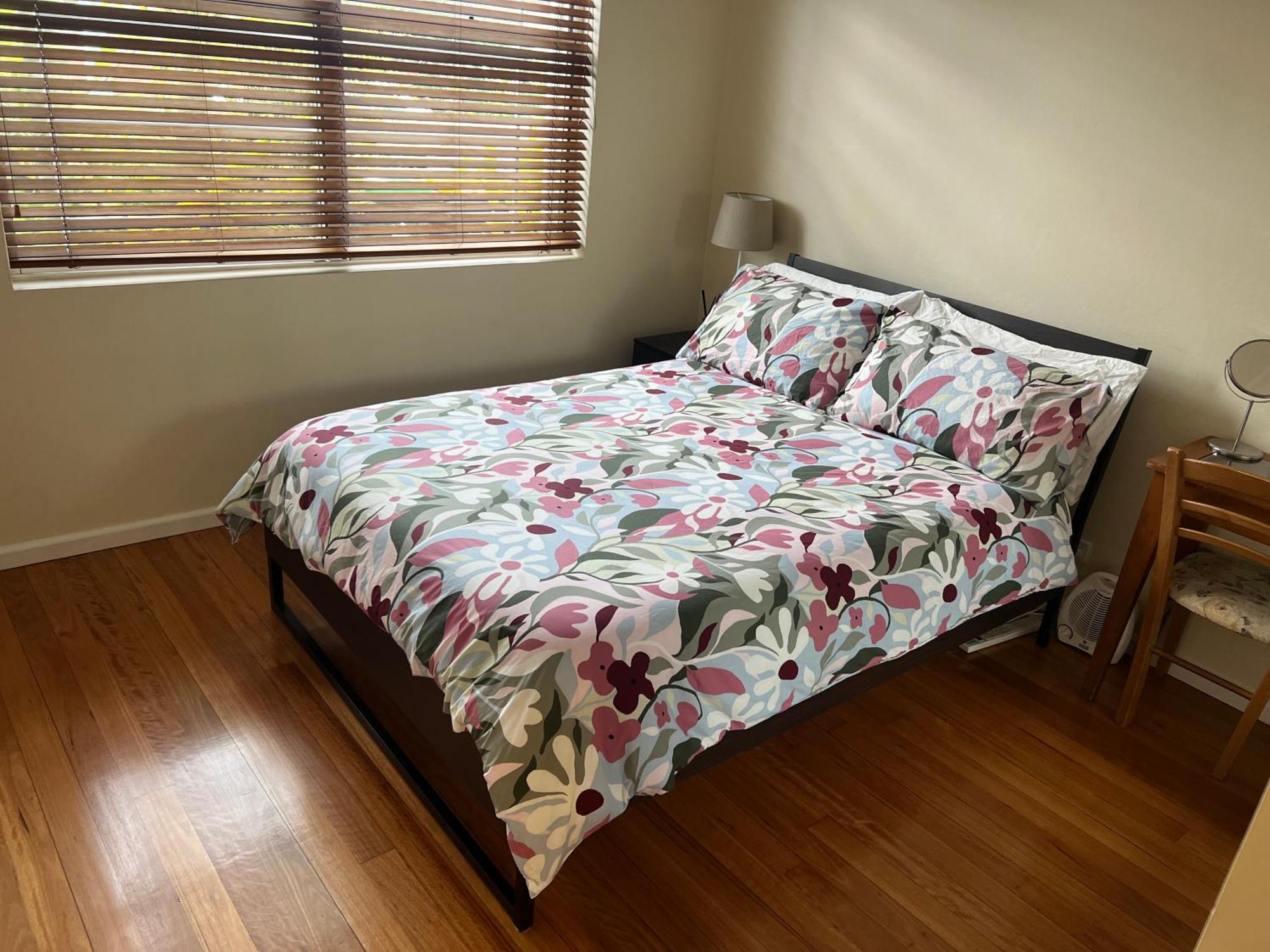 Eastlakes 2 Bedroom Close To Airport *