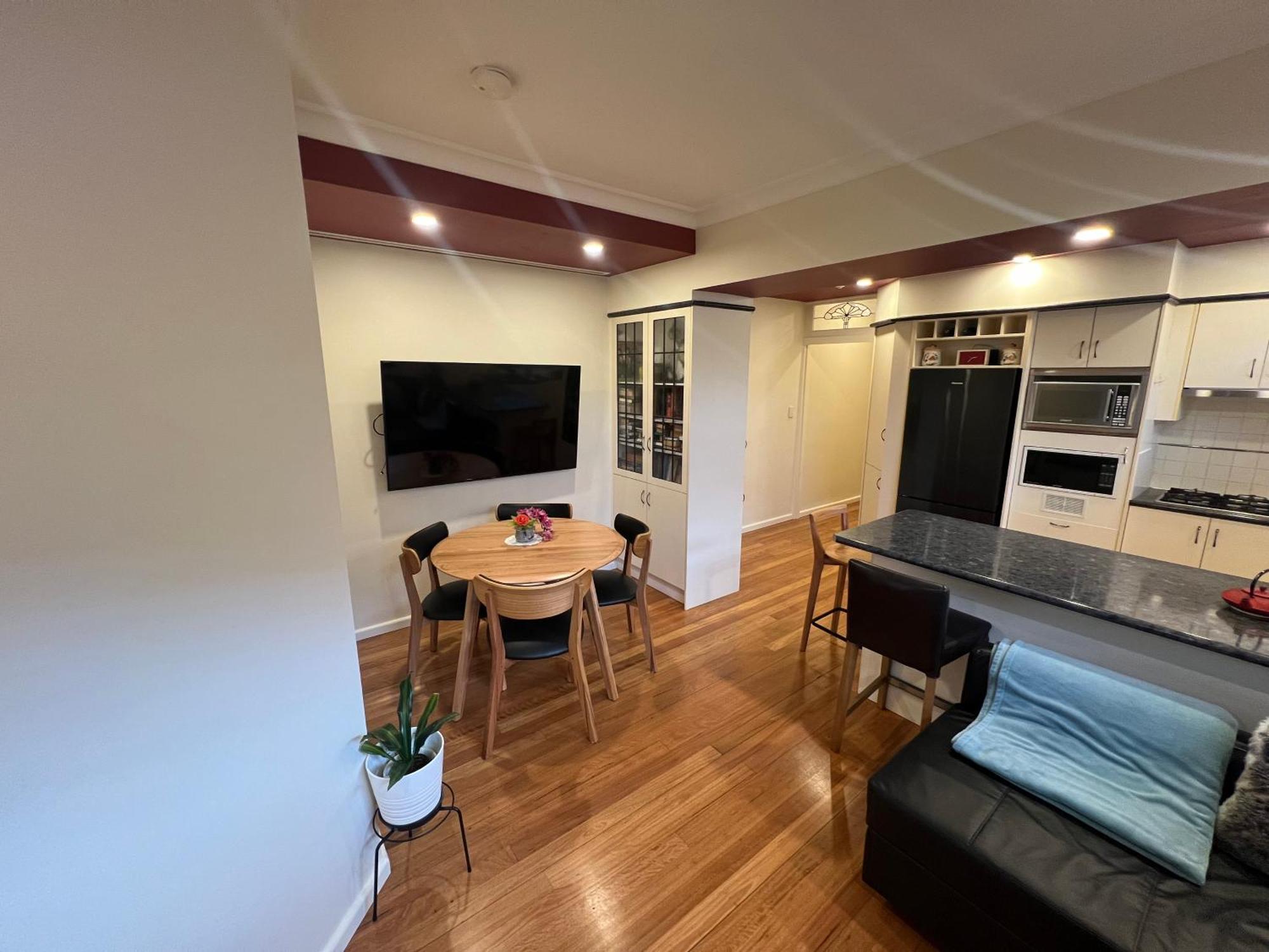 Apartment Eastlakes 2 Bedroom Close To Airport *