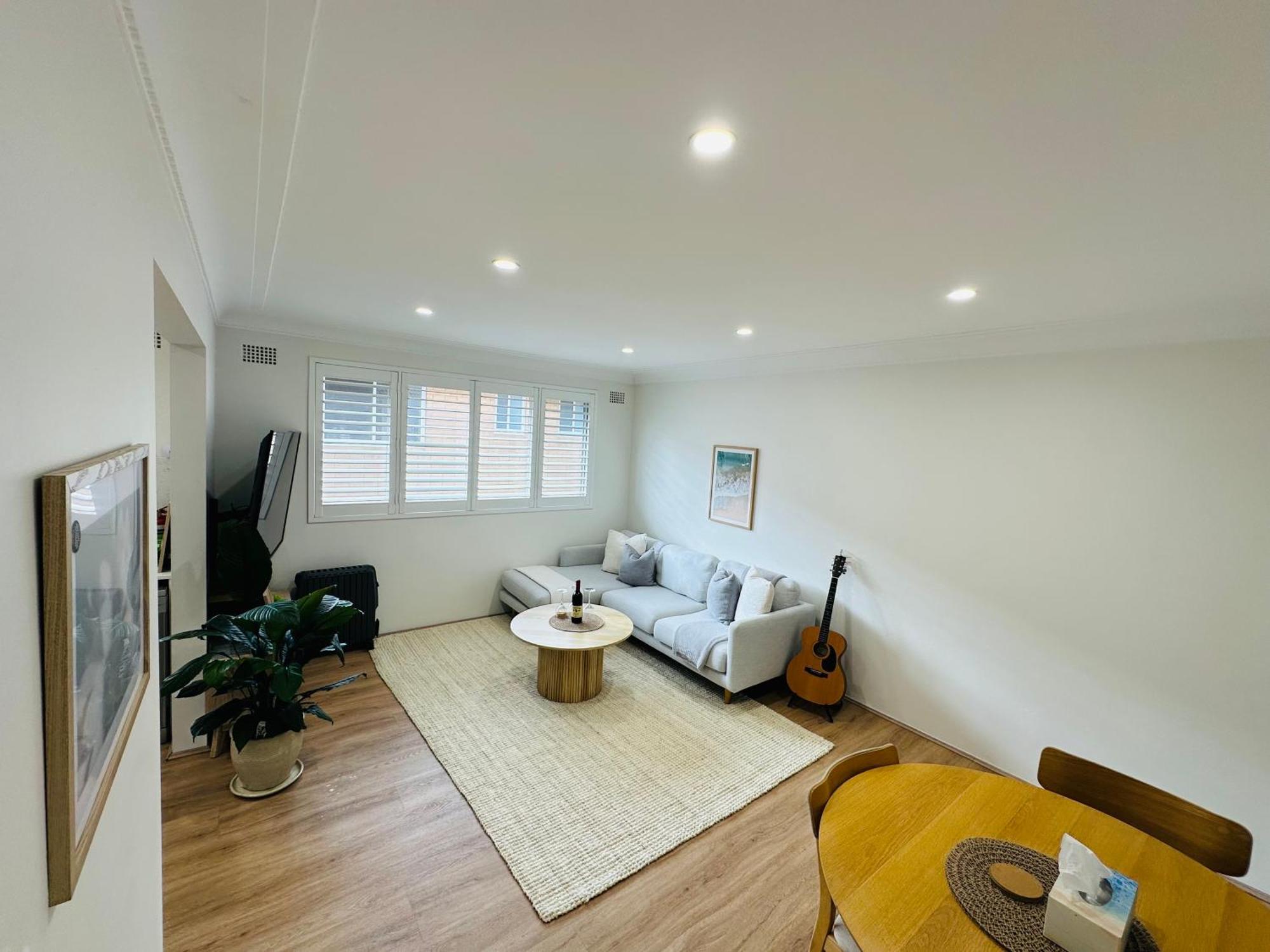 Coogee Sunrise 2 Bed With Parking, Work Desks & Balcony
