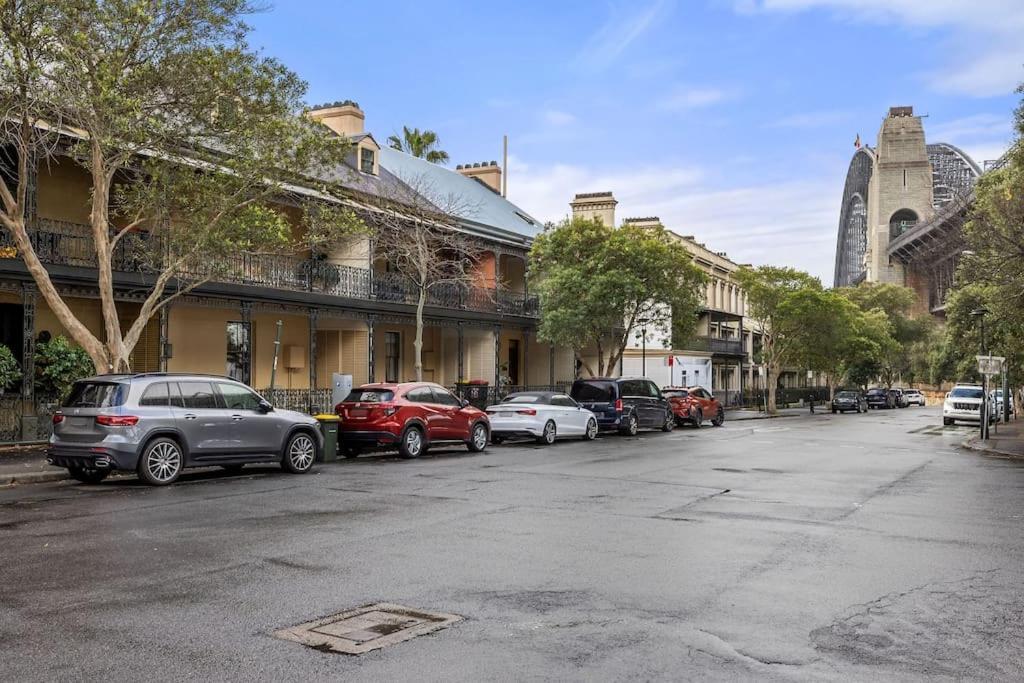 Luxury Harbourside Living With Rich Historic Charm *