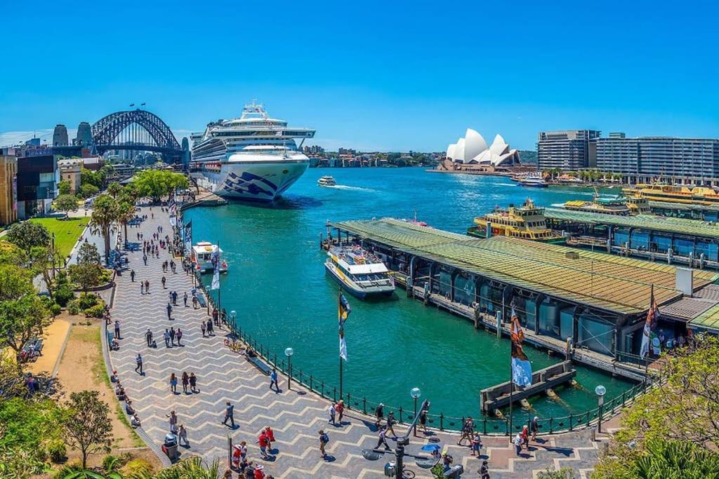 Luxury Harbourside Living With Rich Historic Charm Apartment
