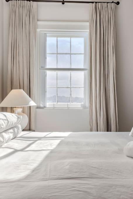 Luxury Harbourside Living With Rich Historic Charm * Sydney