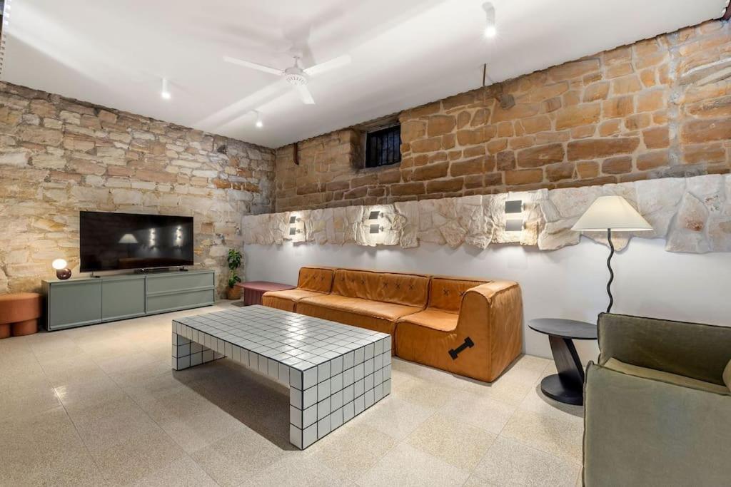 Luxury Harbourside Living With Rich Historic Charm Apartment *