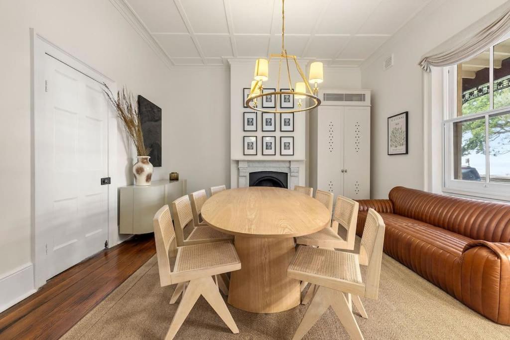 Luxury Harbourside Living With Rich Historic Charm