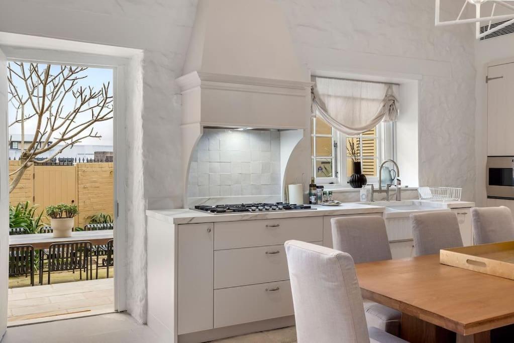 Apartment Luxury Harbourside Living With Rich Historic Charm Sydney