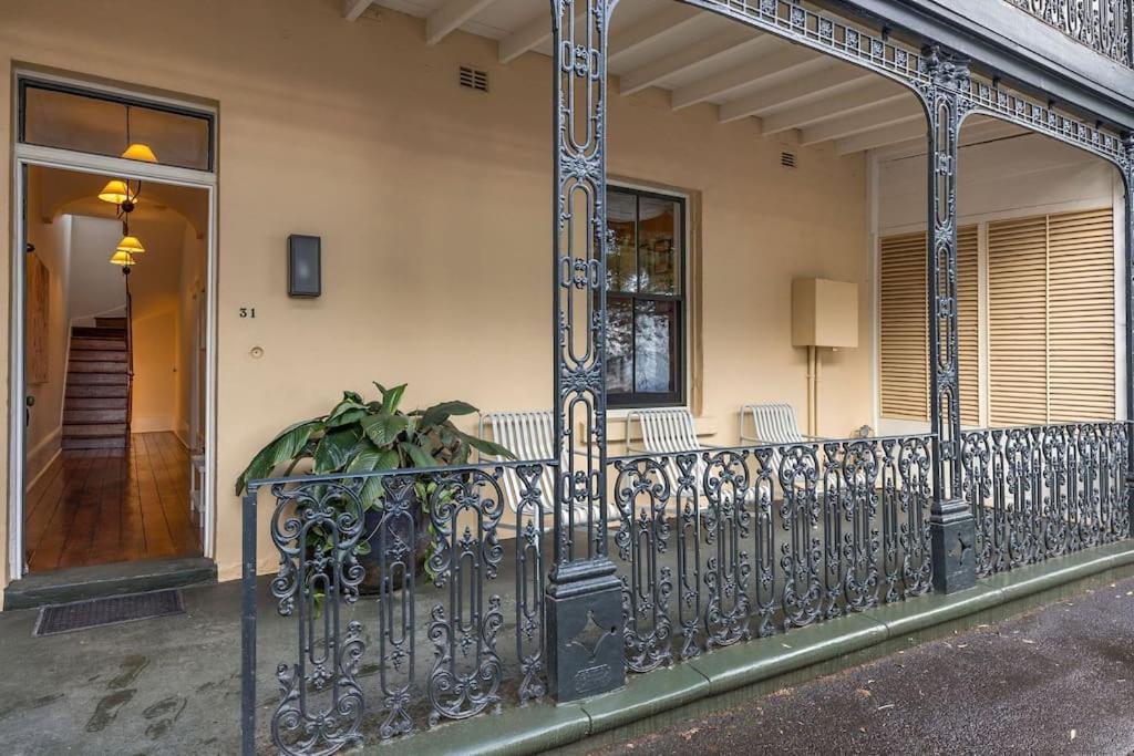 Luxury Harbourside Living With Rich Historic Charm Apartment *