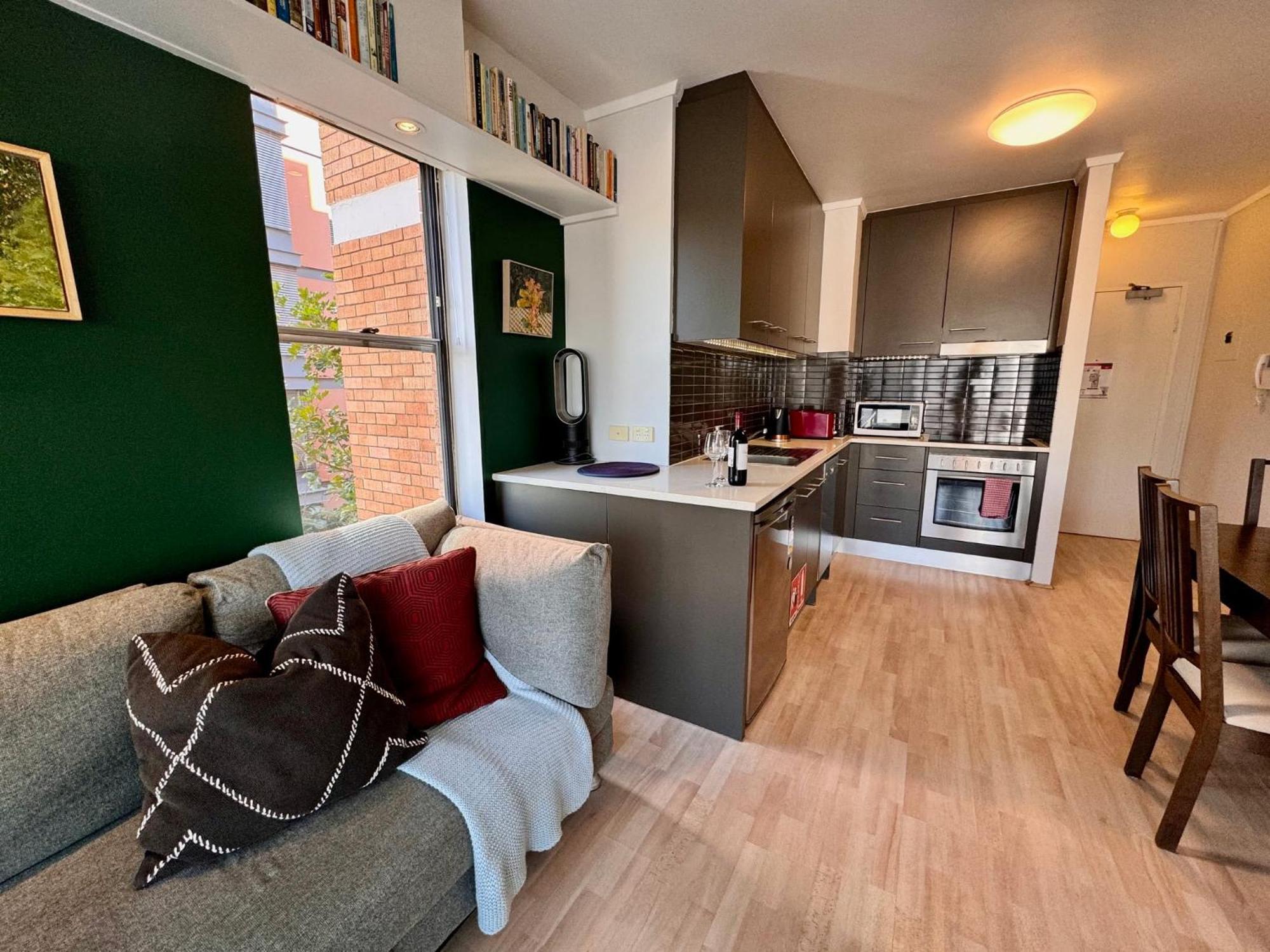 Apartment Couple's Gateway In Sunny Elizabeth Bay *