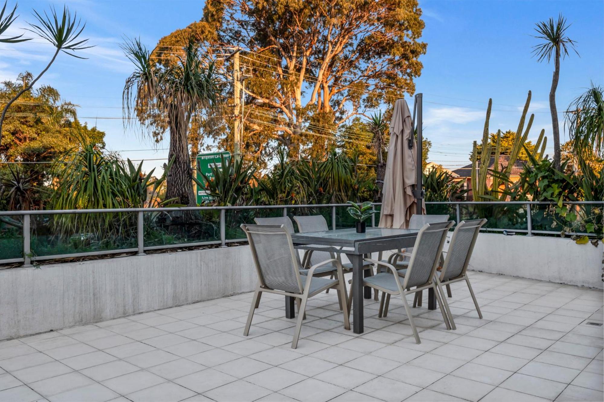 Holiday home Luxury Retreat Airport Direct Train Line Sydney