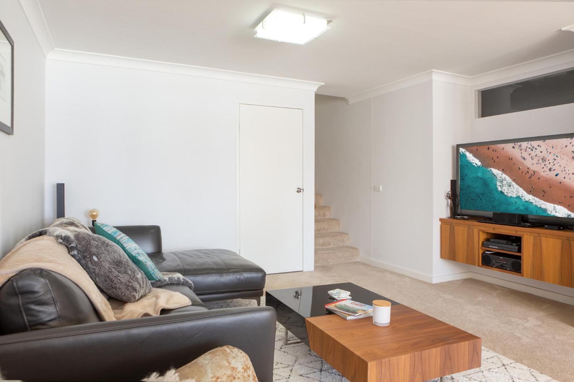 Beachfront Manly With Balcony & Parking Sydney
