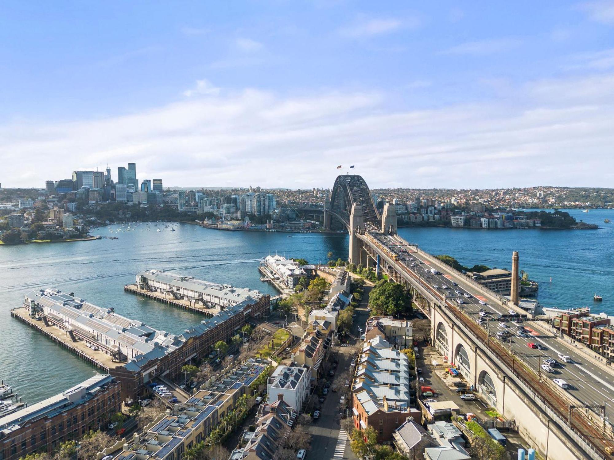 Apartment Luxury Harbourside Living With Rich Historic Charm