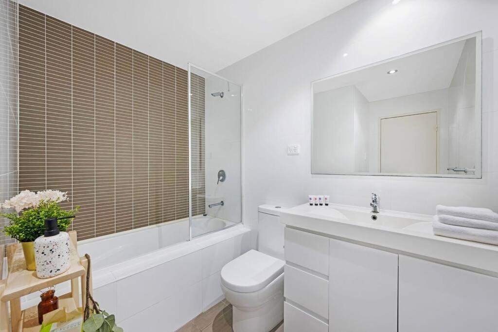 Airport And Waterview Retreat Sydney