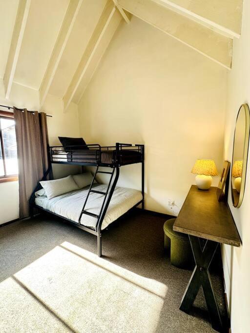 Stylish - Harbour Bridge Views Apartment