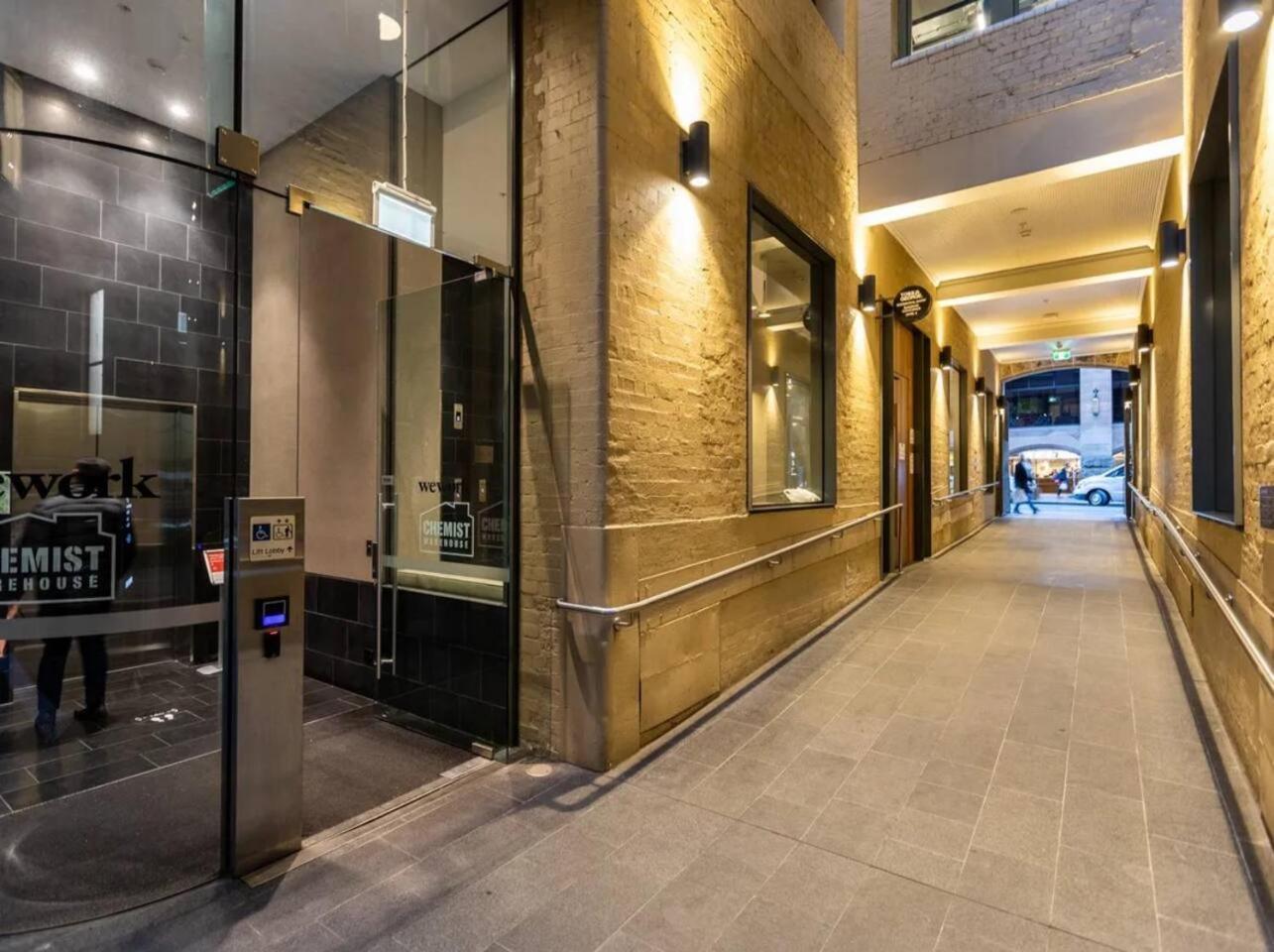 Apartment Stylish 2 Bed In Cbd With Pool, Gym & Sauna