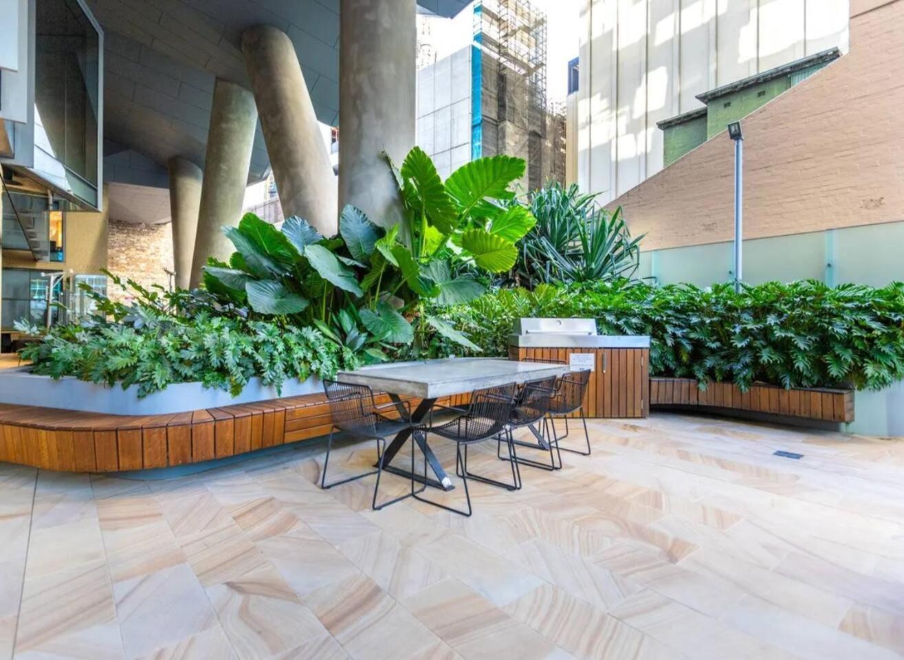 Apartment Stylish 2 Bed In Cbd With Pool, Gym & Sauna Sydney