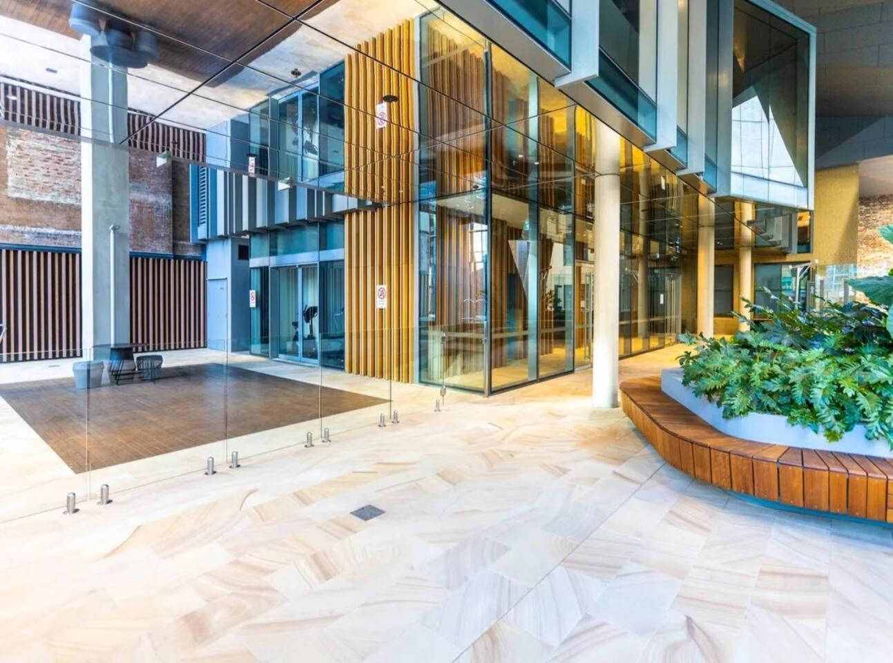 Stylish 2 Bed In Cbd With Pool, Gym & Sauna Sydney