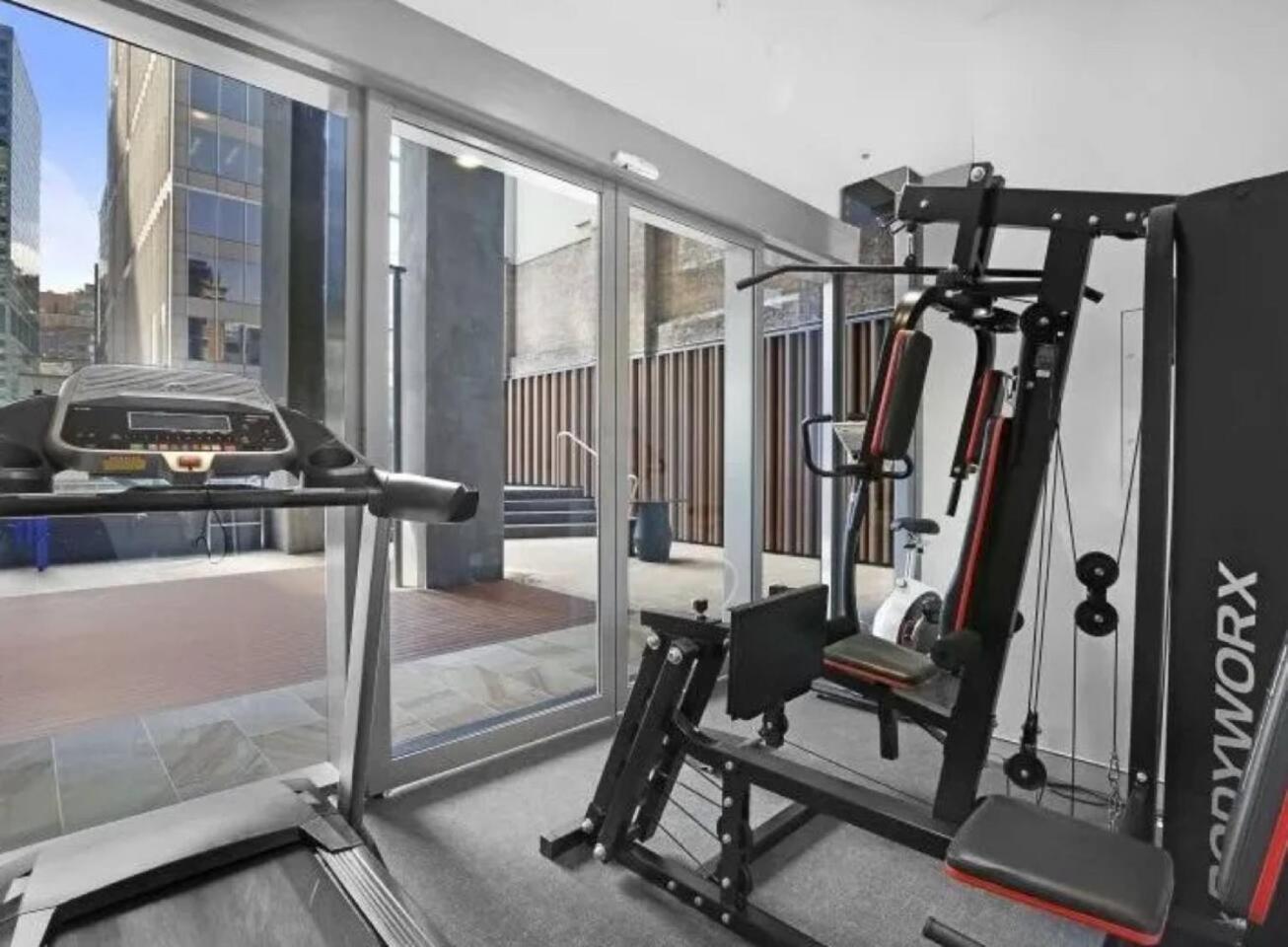 Stylish 2 Bed In Cbd With Pool, Gym & Sauna Apartment Sydney