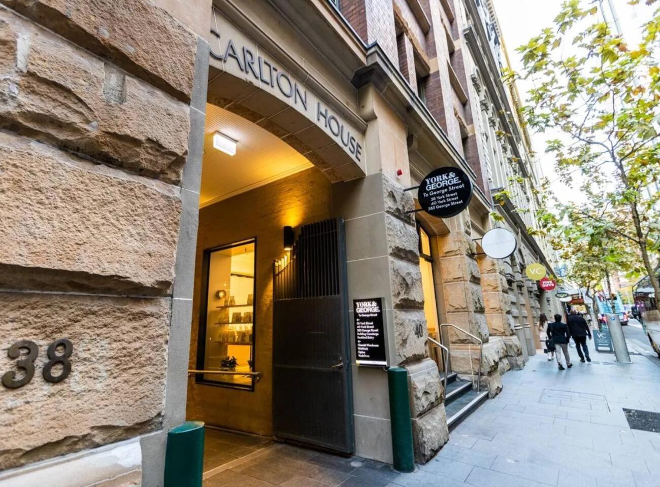 Stylish 2 Bed In Cbd With Pool, Gym & Sauna