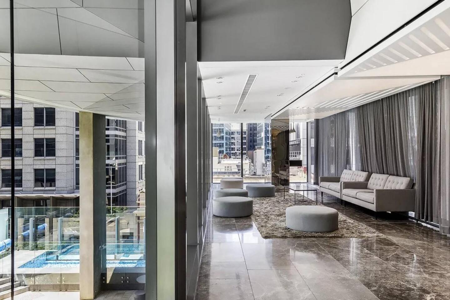 Apartment Stylish 2 Bed In Cbd With Pool, Gym & Sauna *