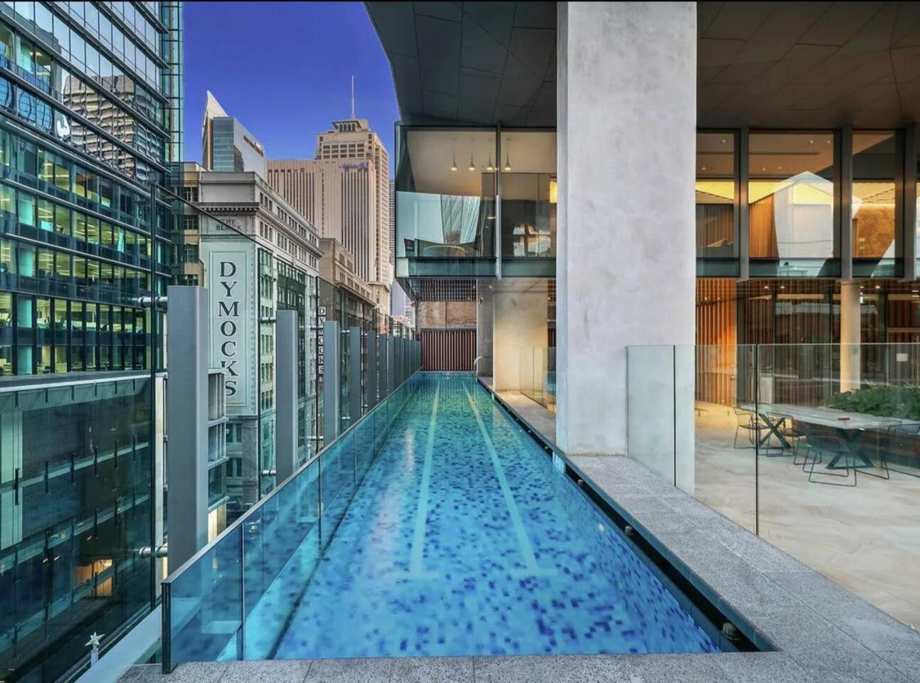 Apartment Stylish 2 Bed In Cbd With Pool, Gym & Sauna *