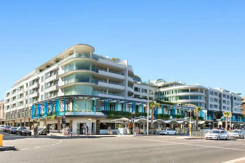 In The Heart Of Bondi, Stroll To The Sydney