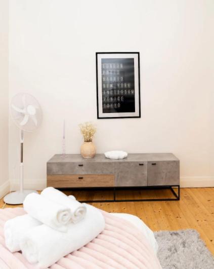In The Heart Of Bondi, Stroll To The Apartment
