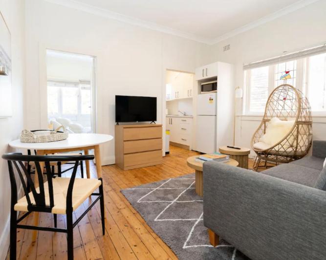In The Heart Of Bondi, Stroll To The Apartment *