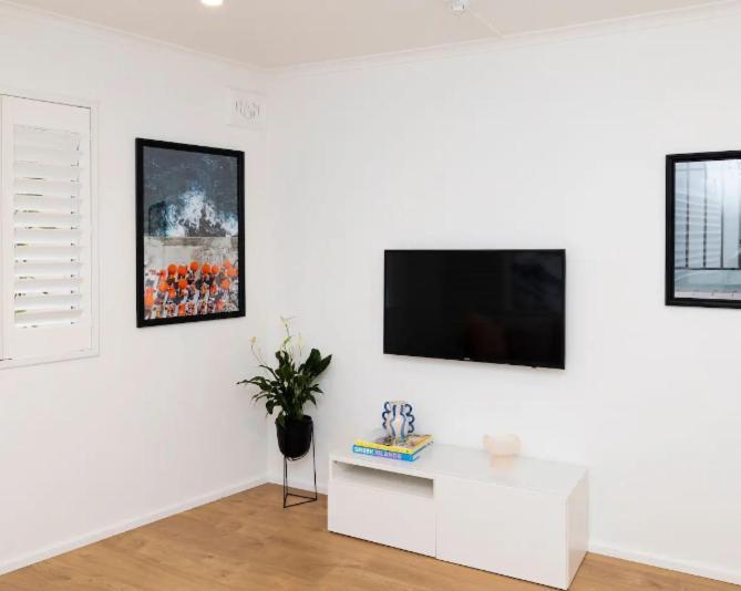 Beachside Bright Unit - Sleeps 4! *