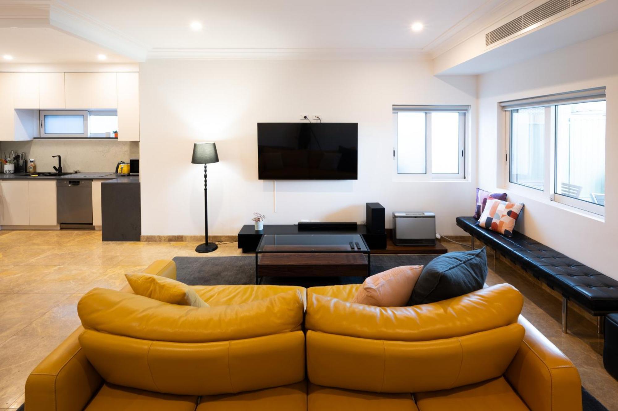 Luxury 3br In Mascot - Minutes From City, Beaches, And Airports Ferienhaus Sydney