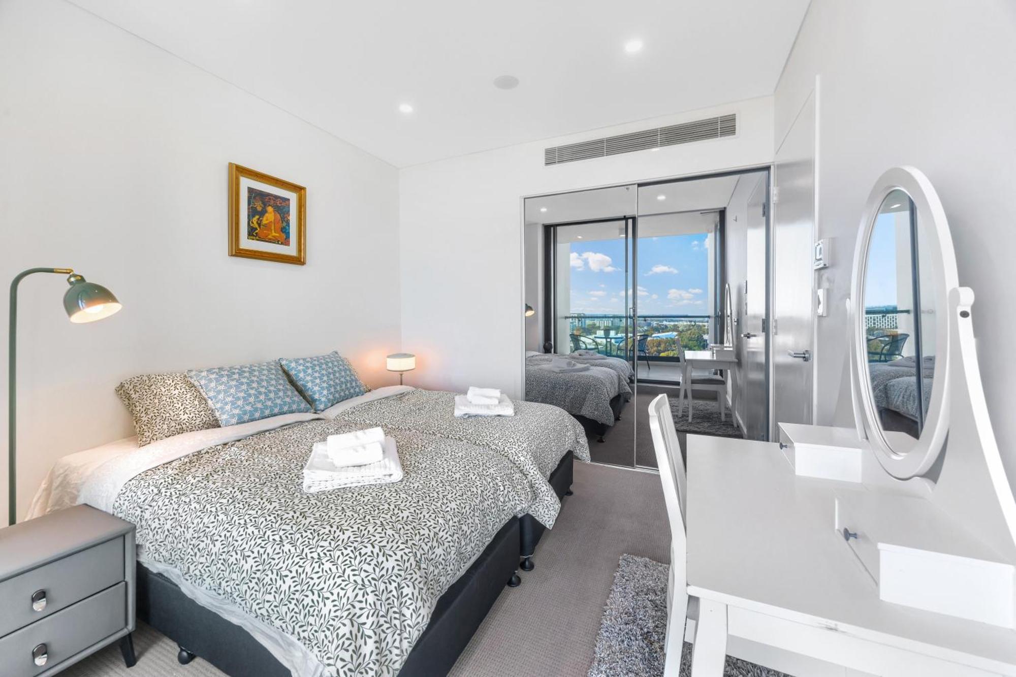 Apartment Panorama Perch - Elegant Urban Living With A Sea View *