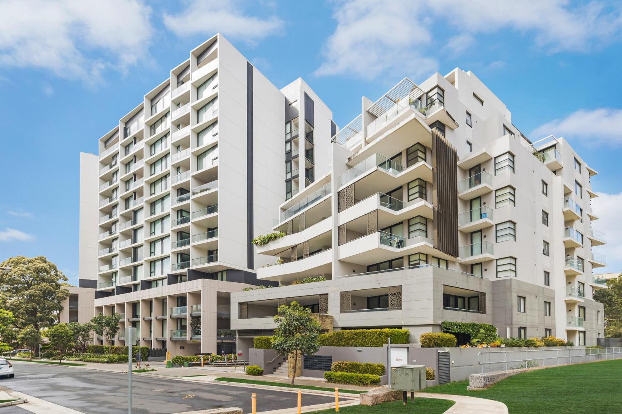Apartment Panorama Perch - Elegant Urban Living With A Sea View Sydney