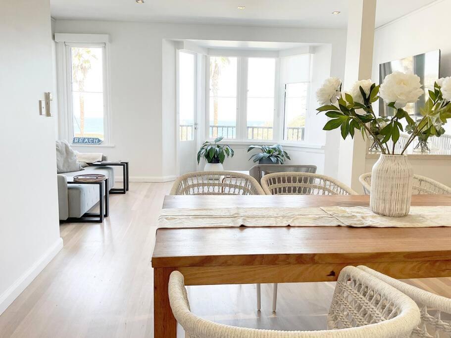Bondi Hazel Unit 1 - View With Balcony And 2 Bedrooms *