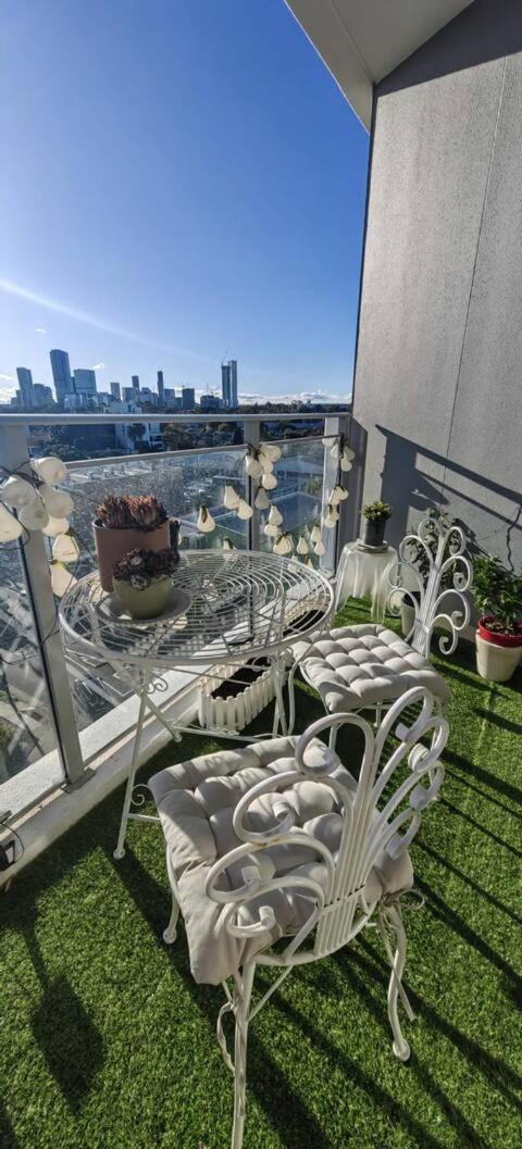 Artistic Sunroom In Granville Sydney
