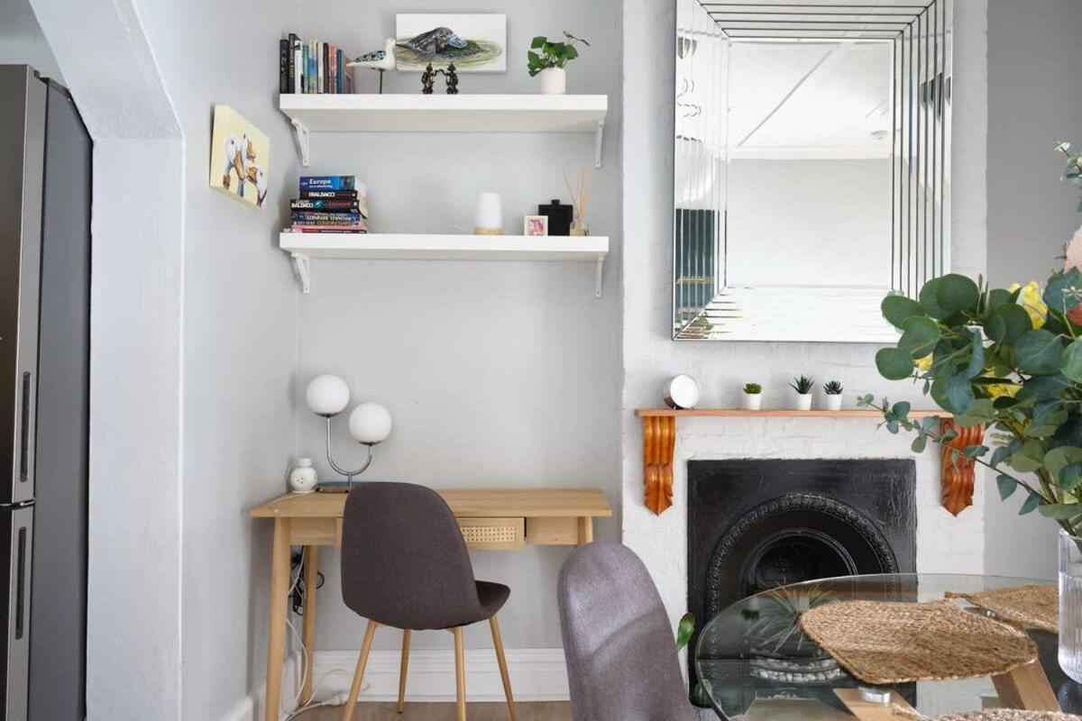 Redfern Classic Terrace - Parking And Balcony Ferienhaus *