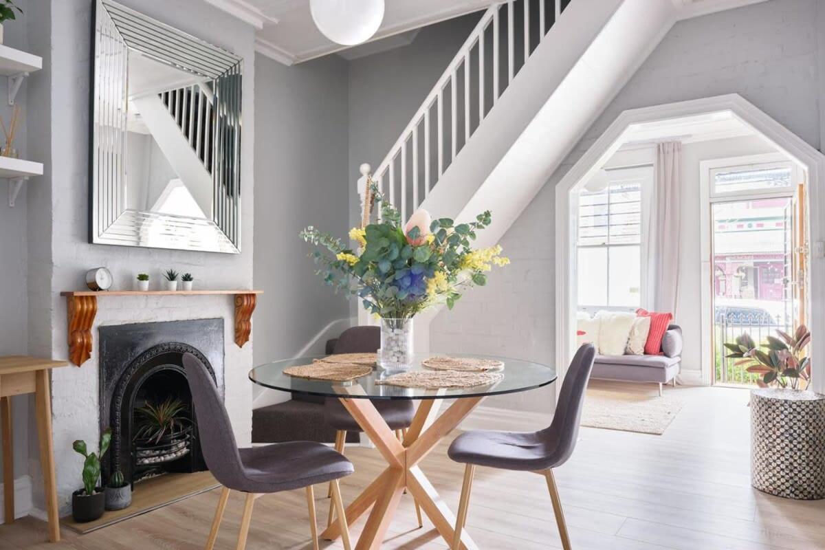 Redfern Classic Terrace - Parking And Balcony * Sydney