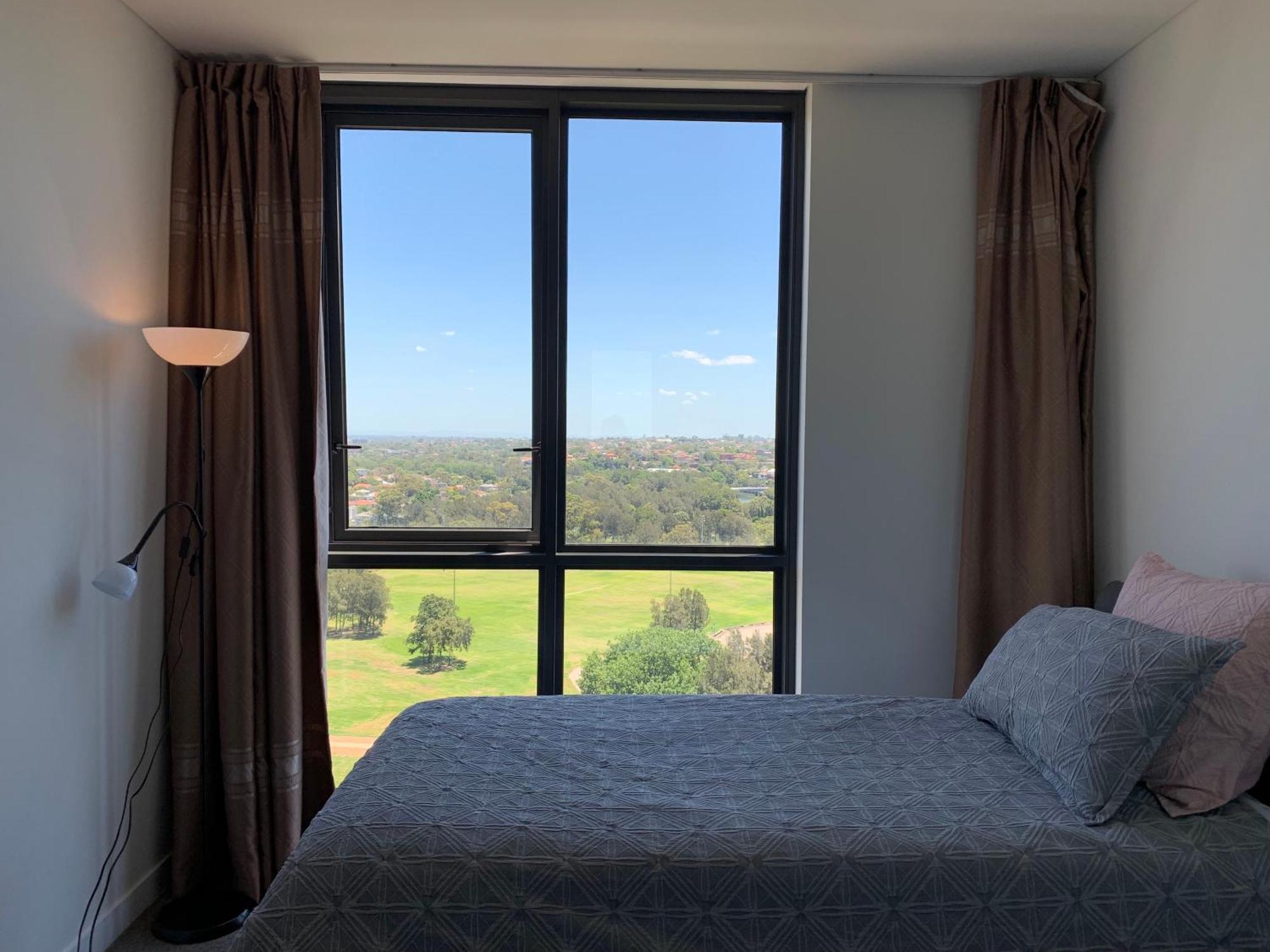 Panoramic Views In Luxurious Brand New Sydney