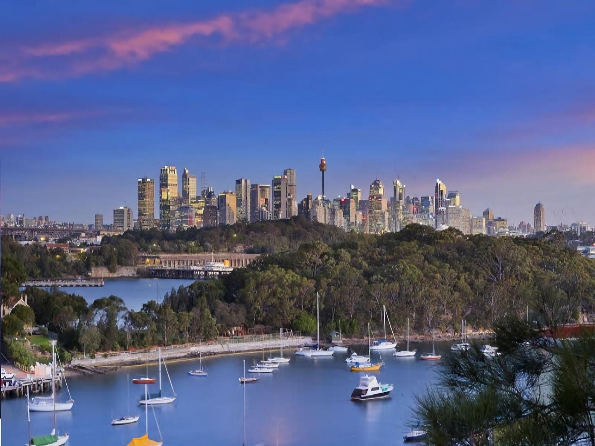 2bdr Brand New Moments From Rnsh St Leonards