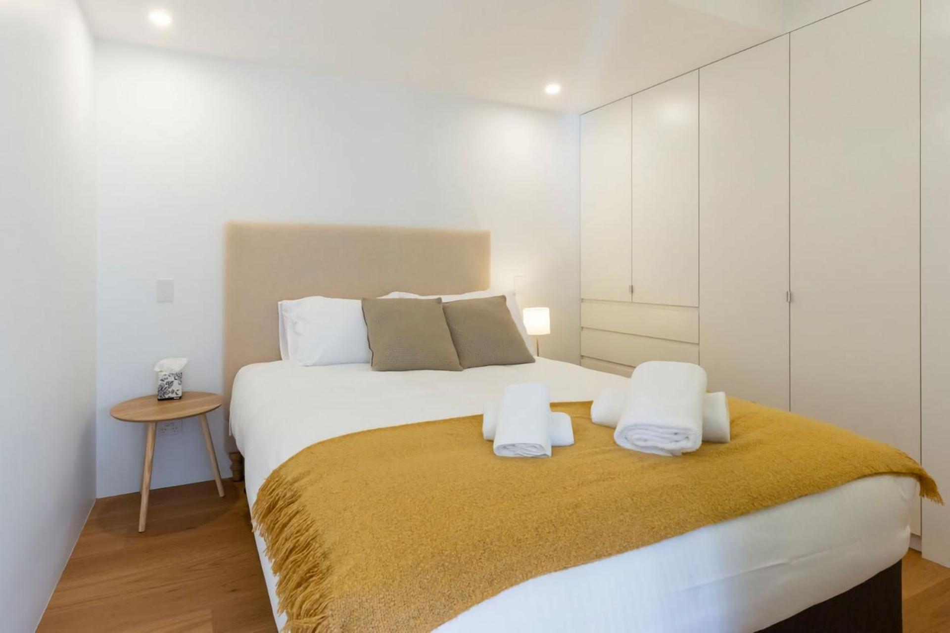 2bdr Brand New Moments From Rnsh St Leonards Apartment