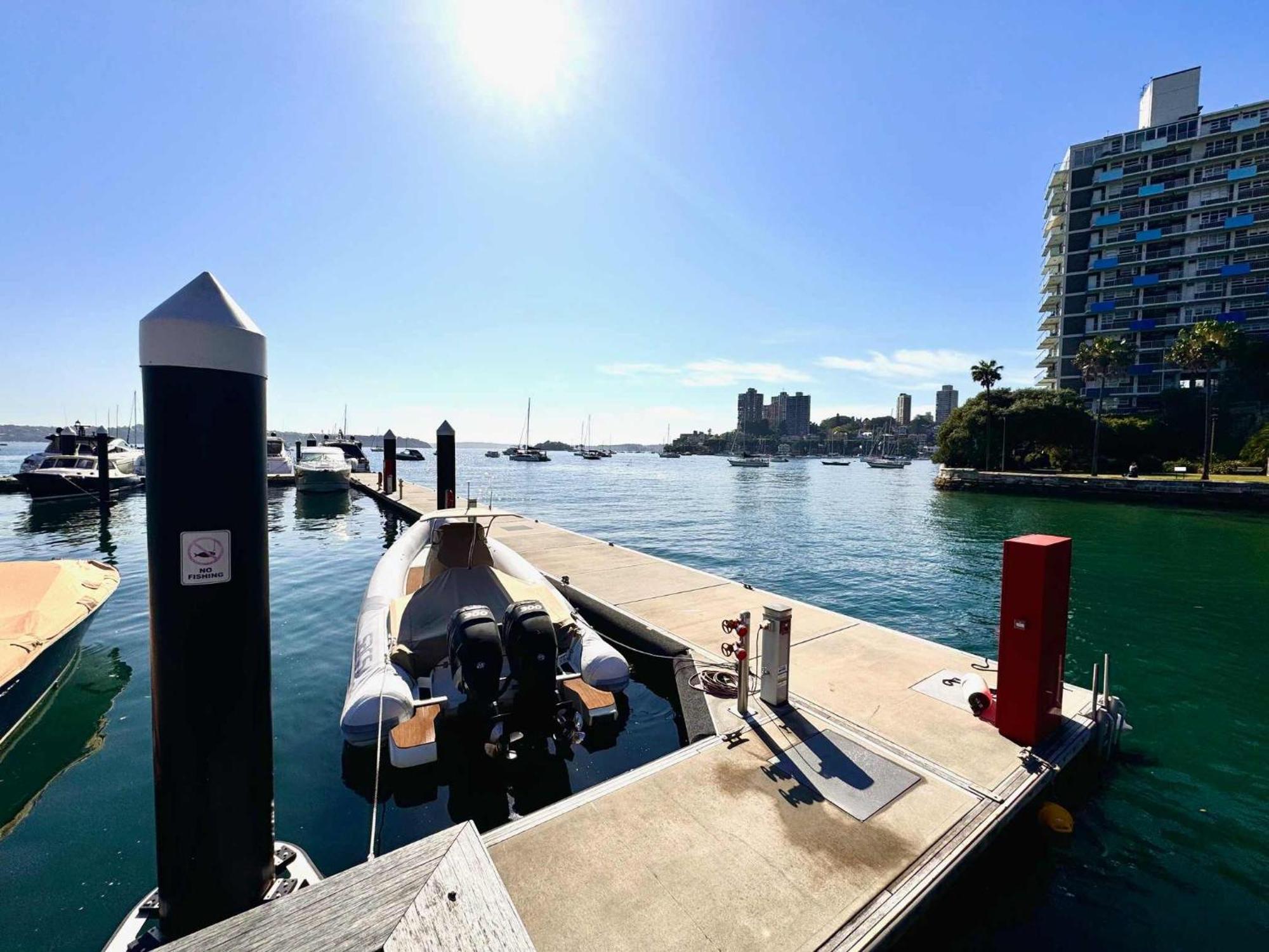 With Parking Balcony & Water Views * Sydney