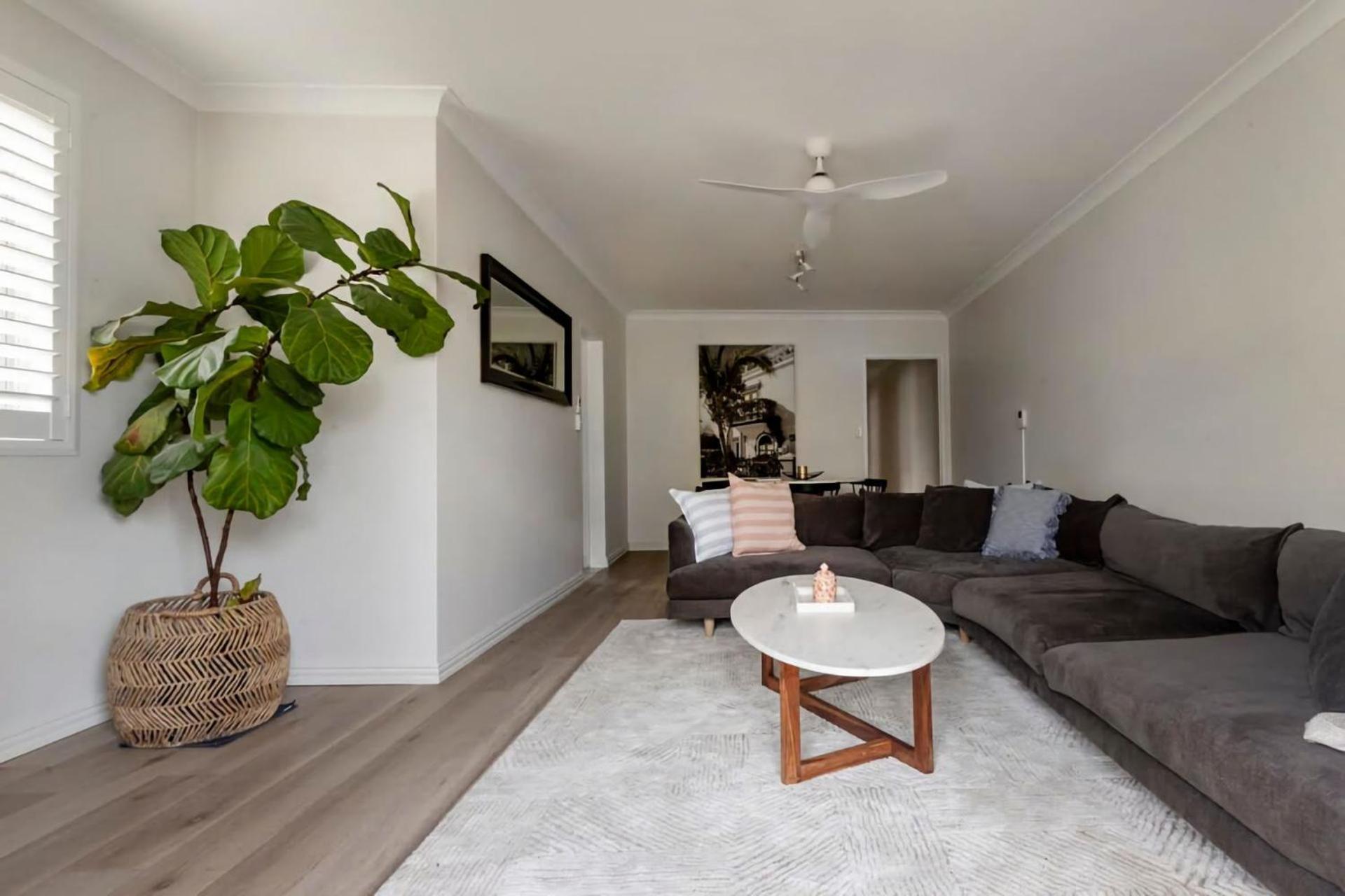Apartment Urban Serenity 2br With Balcony Parking Sydney