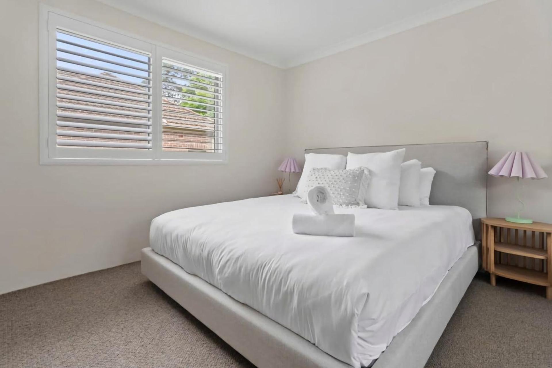 Apartment Urban Serenity 2br With Balcony Parking Sydney