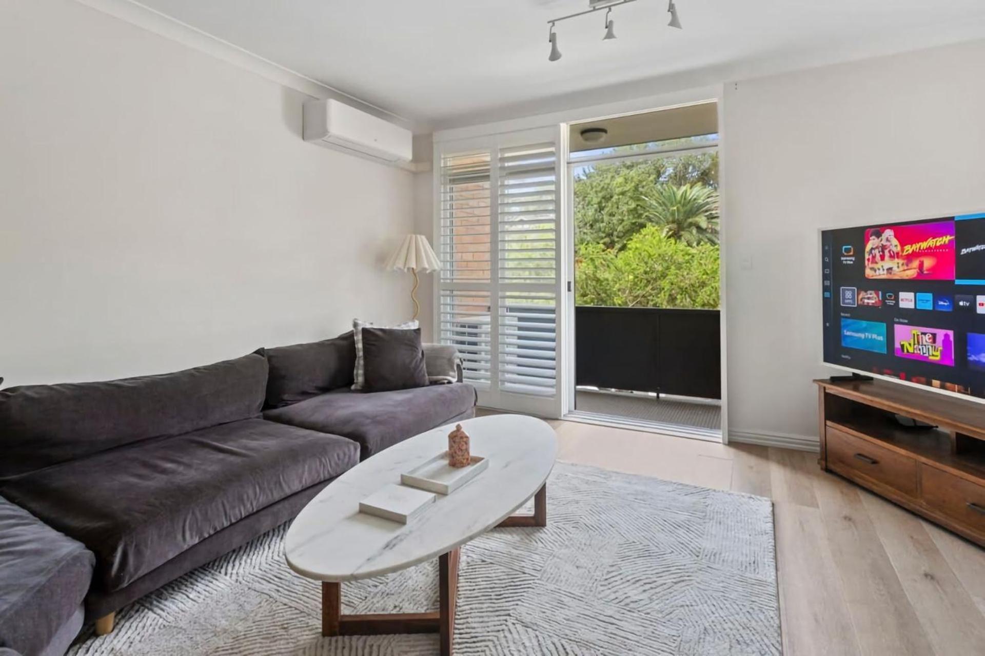 Urban Serenity 2br With Balcony Parking