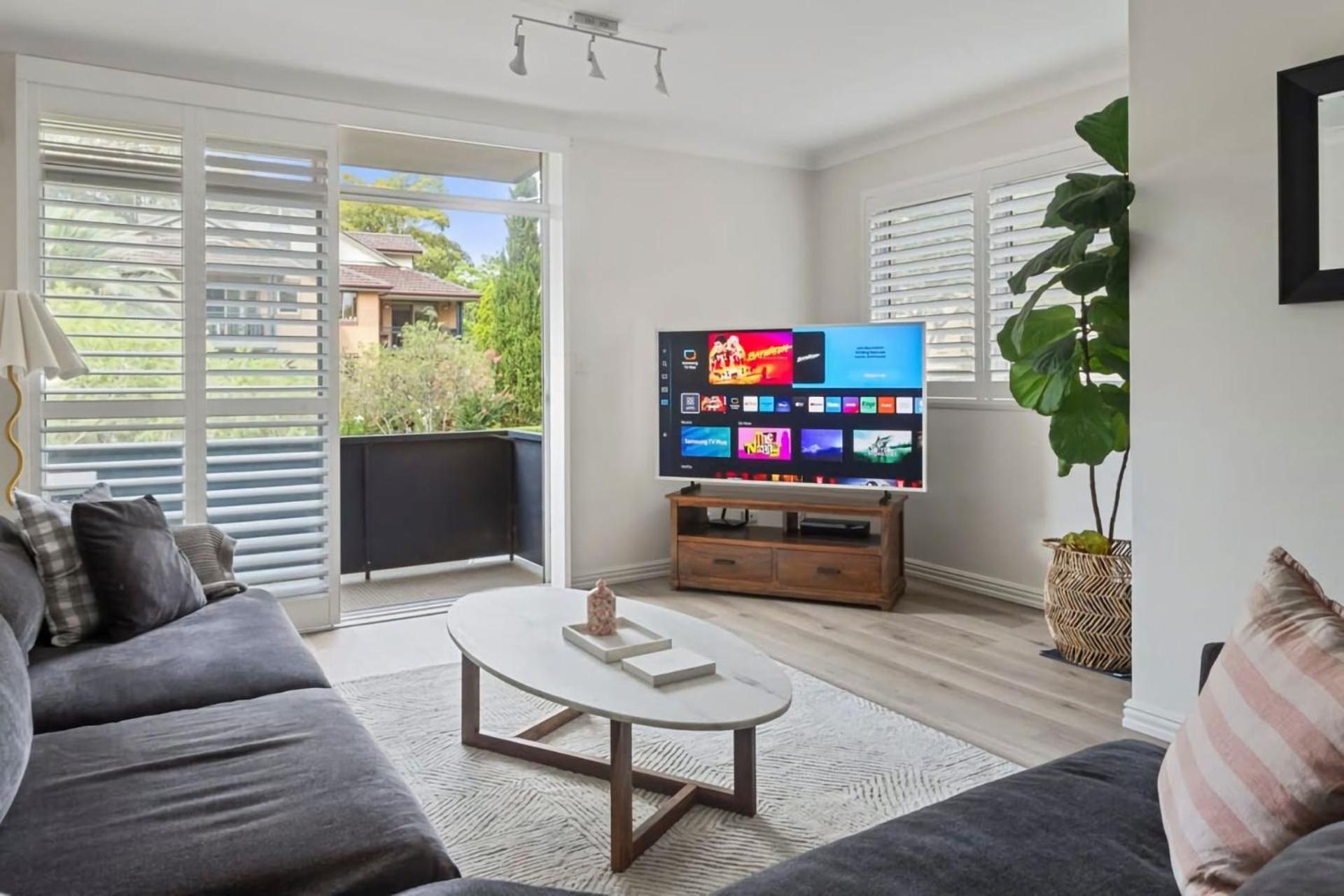 Urban Serenity 2br With Balcony Parking Apartment *