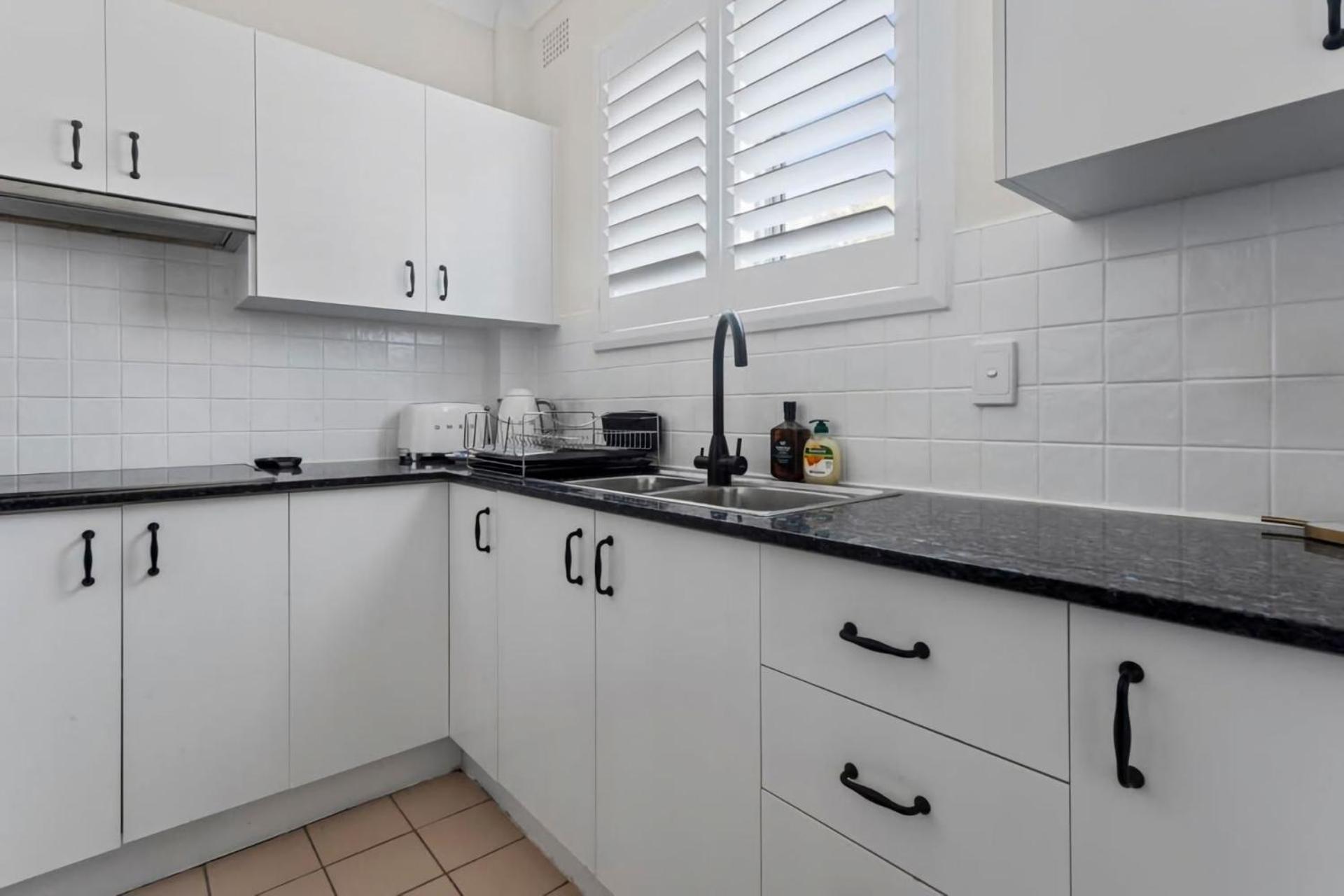 Urban Serenity 2br With Balcony Parking * Sydney