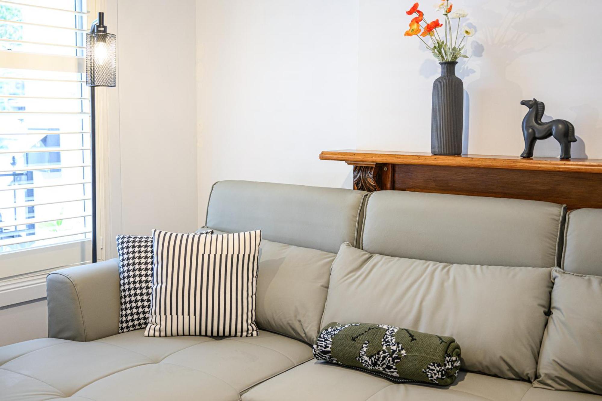 Camperdown 3br Near Parkshospitaltrainshopping Villa *