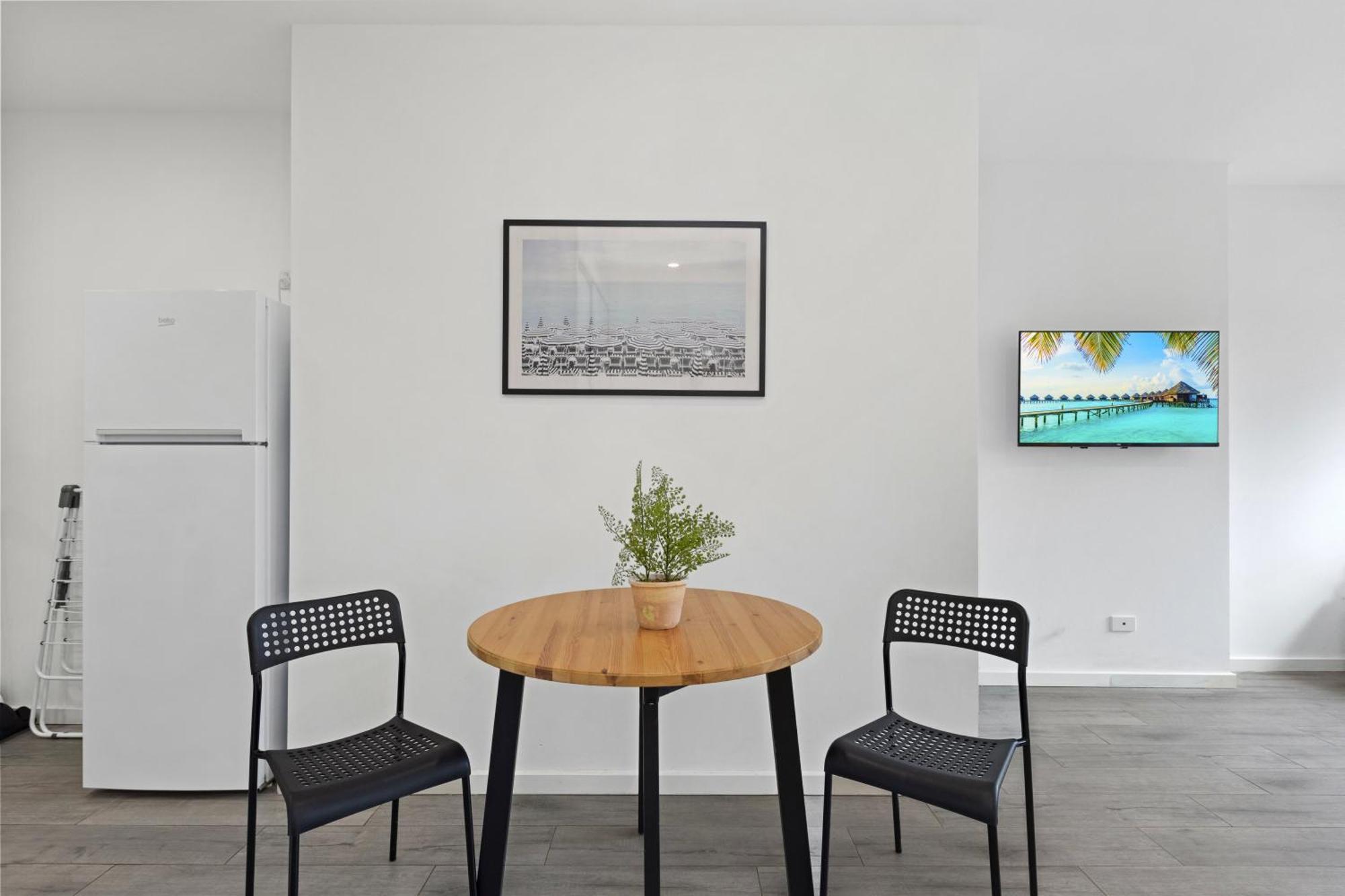 Burwood 1br Neartrain Stationshopping *
