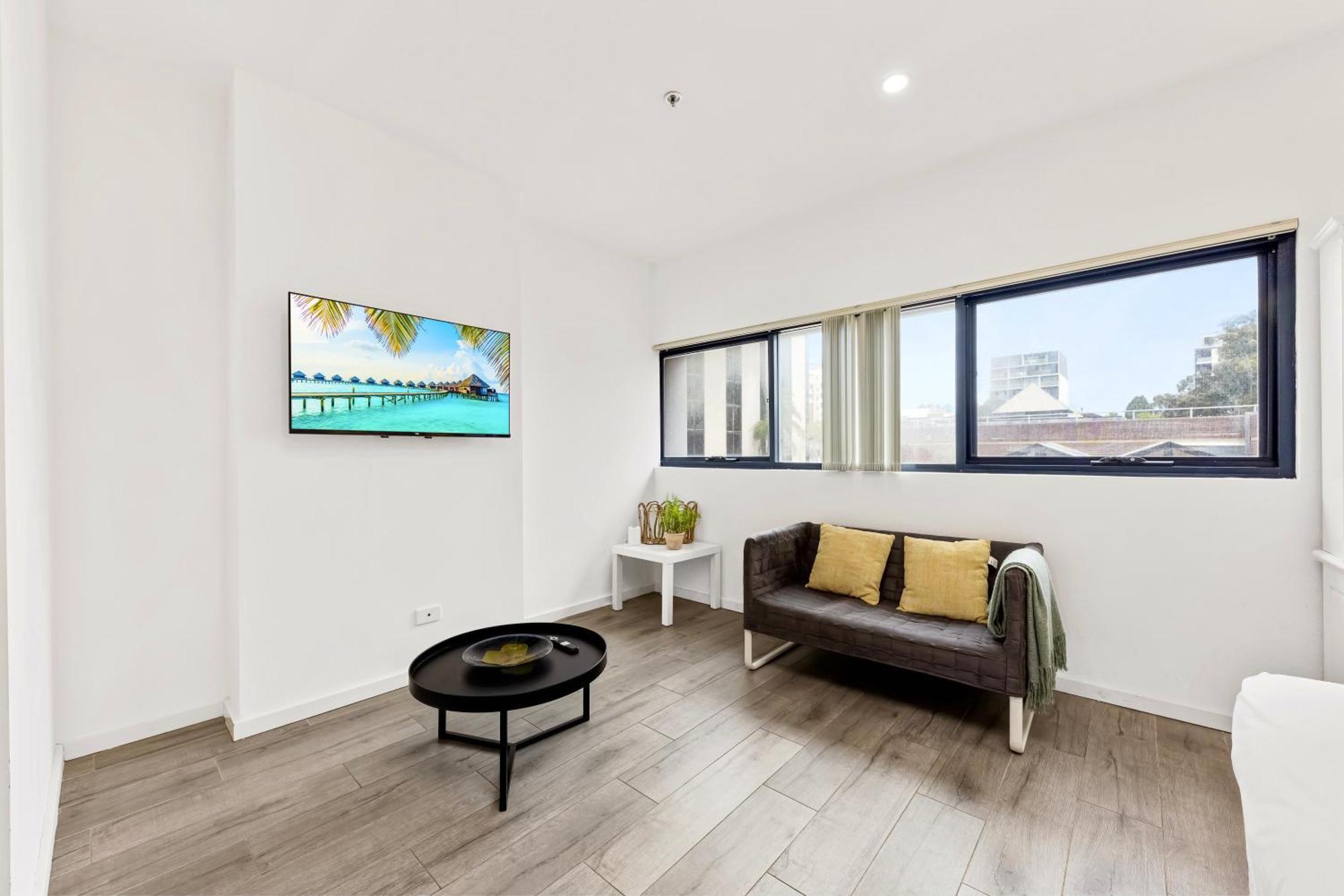 Apartment Burwood 1br Neartrain Stationshopping Sydney